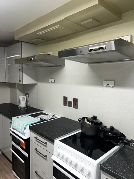 Kitchen cooker and worktops