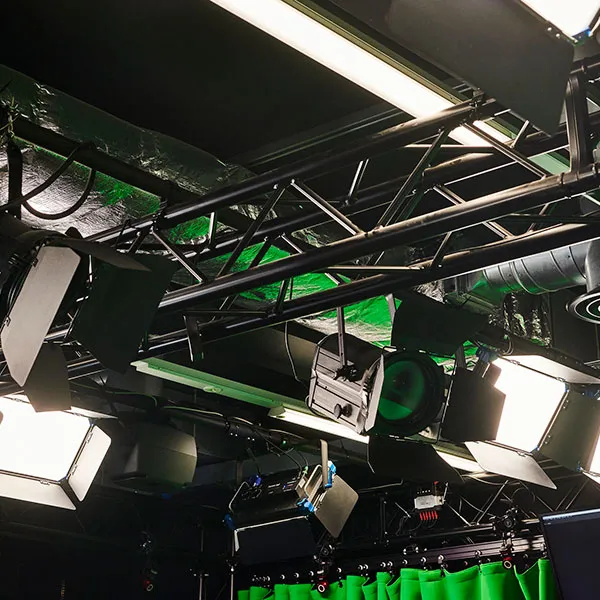 Ceiling light and camera rig in the motion capture studio