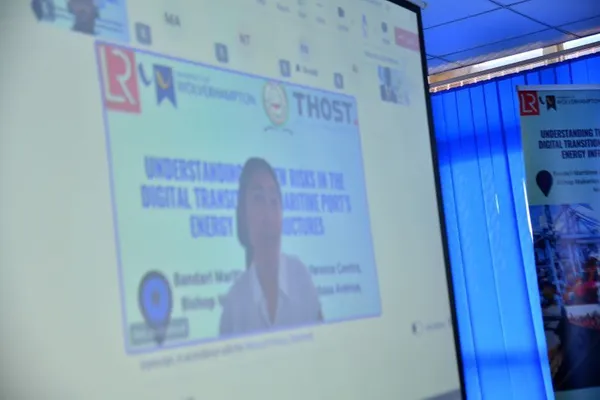 Picture of a zoom call with a speaker occupying the main screen.